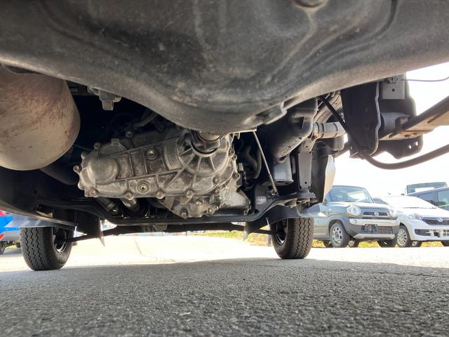 キャリイトラック ＫＣパワステ農繁仕様　パワーステアリング　ハロゲンヘッドライト　５速マニュアル　横滑り防止　デフロック　エアバッグ　パートタイム４ＷＤ　純正スピーカー付きラジオ（37枚目）