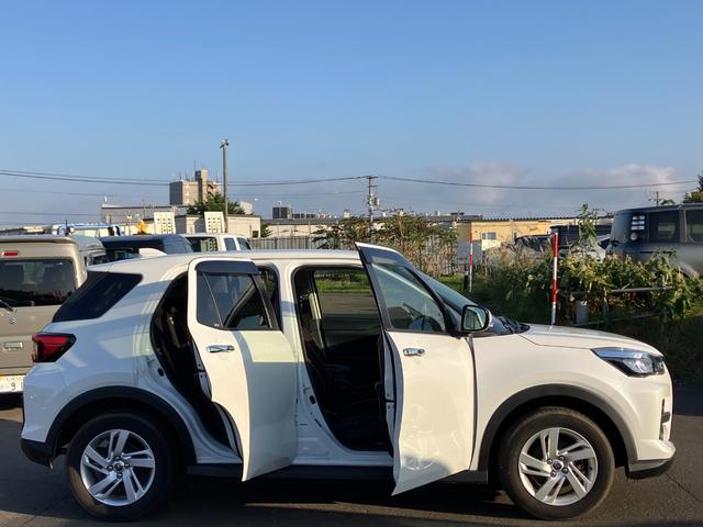 ライズ Ｇ　スマートアシスト　純正９ｉｎｃディスプレイオーディオ　フルセグテレビ　Ａｐｐｌｅ　Ｃａｒ　Ｐｌａｙ　Ａｎｄｒｏｉｄ　Ａｕｔｏ　ＬＥＤヘッドライト　純正アルミホイール　スタッドレスタイヤ付き（14枚目）