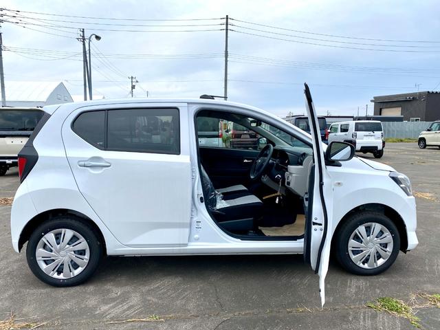 ミライース Ｘ　ＳＡＩＩＩ　届出済み未使用車　　スマートアシスト　キーレスエントリー　電動格納ミラー　クリアランスソナー　アイドリングストップ　横滑り防止　ＬＥＤヘッドライト　オートライト　オートハイビーム　オーディオレス（12枚目）