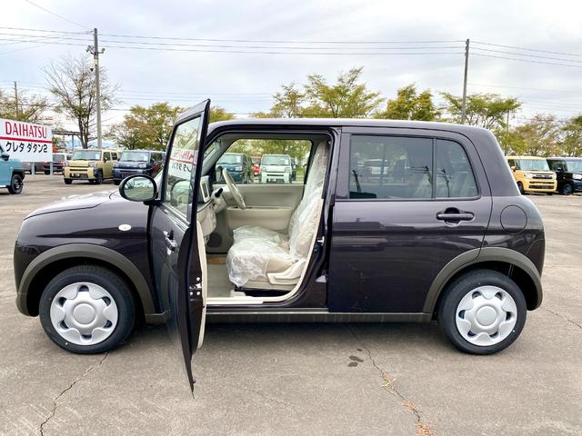 アルトラパン Ｇ　届出済み未使用車　デュアルカメラブレーキサポート　スマートキー　プッシュスタート　電動格納ミラー　シートヒーター　オーディオレス　ハロゲンヘッドライト　クリアランスソナー　フルタイム４ＷＤ（5枚目）