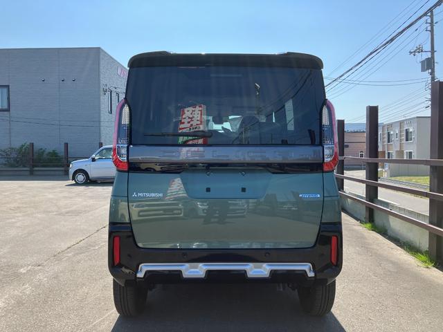 デリカミニ G プレミアム 届出済み未使用車 E-Assist オーディオレス 全方位カメラ アダプティブクルーズコントロール クルーズコントロール マイルドハイブリッド ステアリングヒーター 両側電動スライドドア 4WD(8枚目)