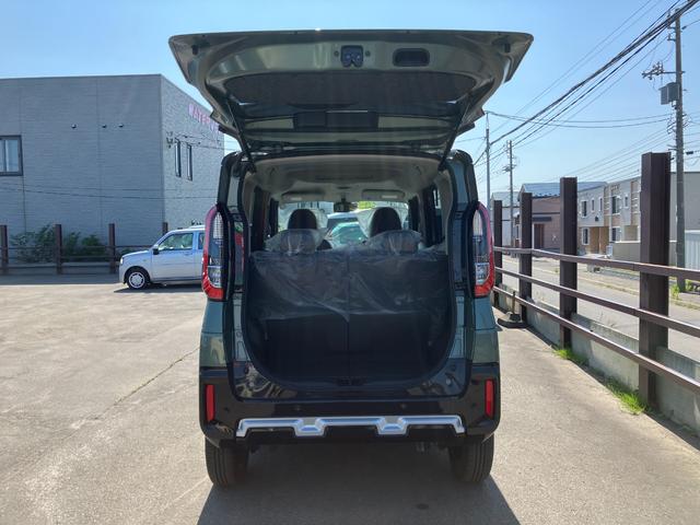 デリカミニ G プレミアム 届出済み未使用車 E-Assist オーディオレス 全方位カメラ アダプティブクルーズコントロール クルーズコントロール マイルドハイブリッド ステアリングヒーター 両側電動スライドドア 4WD(9枚目)