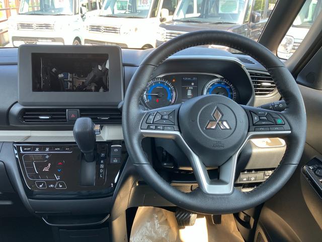 デリカミニ G プレミアム 届出済み未使用車 E-Assist オーディオレス 全方位カメラ アダプティブクルーズコントロール クルーズコントロール マイルドハイブリッド ステアリングヒーター 両側電動スライドドア 4WD(19枚目)