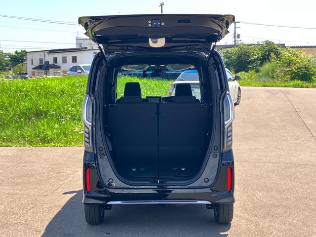 N-BOXカスタム L 松濤被害軽減ブレーキ 片側電動スライドドア イージークローザー スマートキー プッシュスタート LEDヘッドライト LEDフォグランプ オートライト 純正ナビゲーション バックカメラ 4WD(10枚目)