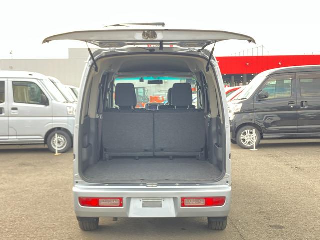 ハイゼットカーゴ クルーズターボ 5速マニュアル車 パートタイム4WD キーレスエントリー 社外ステアリング 純正積込 電動格納ミラー パワーステアリング パワーウインドウ エアコン 社外オーディオ(9枚目)