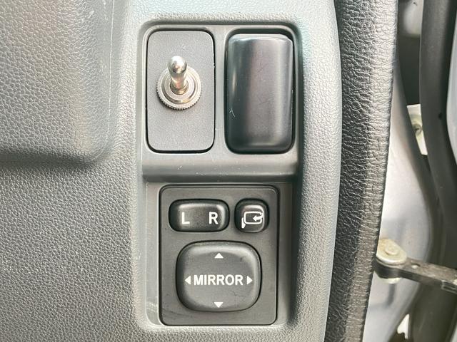 ハイゼットカーゴ クルーズターボ 5速マニュアル車 パートタイム4WD キーレスエントリー 社外ステアリング 純正積込 電動格納ミラー パワーステアリング パワーウインドウ エアコン 社外オーディオ(28枚目)