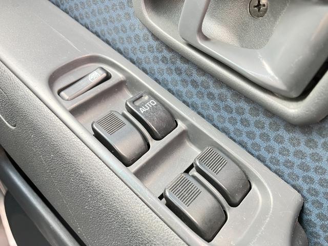 ハイゼットカーゴ クルーズターボ 5速マニュアル車 パートタイム4WD キーレスエントリー 社外ステアリング 純正積込 電動格納ミラー パワーステアリング パワーウインドウ エアコン 社外オーディオ(29枚目)
