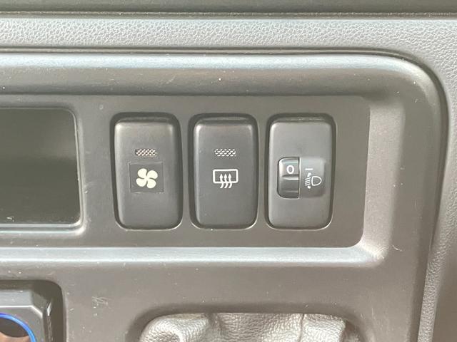 ハイゼットカーゴ クルーズターボ 5速マニュアル車 パートタイム4WD キーレスエントリー 社外ステアリング 純正積込 電動格納ミラー パワーステアリング パワーウインドウ エアコン 社外オーディオ(34枚目)