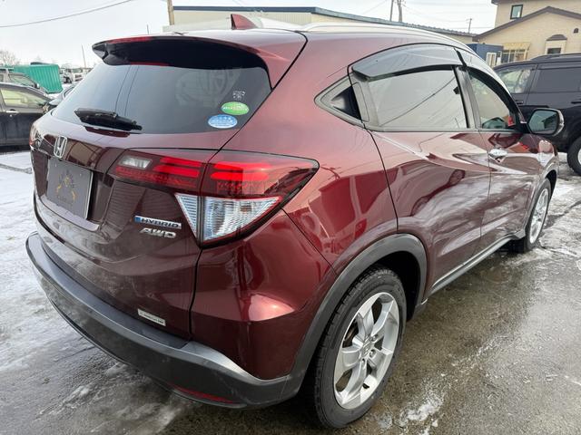 ヴェゼル ハイブリッドＸ・Ｌパッケージ　ナビ　ＥＴＣ　エンスタ　キーレス　バックカメラ　夏冬タイヤ　ＬＥＤヘッドライト　あんしんパッケージ　シートヒーター（7枚目）