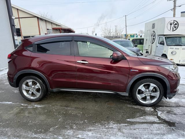 ヴェゼル ハイブリッドＸ・Ｌパッケージ　ナビ　ＥＴＣ　エンスタ　キーレス　バックカメラ　夏冬タイヤ　ＬＥＤヘッドライト　あんしんパッケージ　シートヒーター（8枚目）