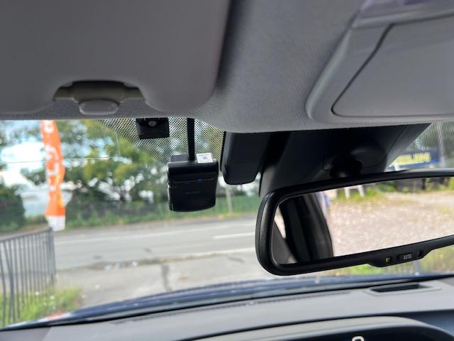 プリウス Ａツーリングセレクション　４ＷＤ　ドライブレコーダー　ＥＴＣ　クリアランスソナー　レーンアシスト　オートクルーズコントロール　パークアシスト　衝突被害軽減システム　ＴＶ　アルミホイール　オートマチックハイビーム（6枚目）