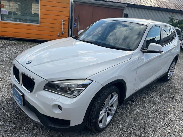 Ｘ１ ｘＤｒｉｖｅ　２０ｉ　４ＷＤ　バックカメラ　ＨＩＤ　アルミホイール　ＡＴ　盗難防止システム　ＣＤ　ＡＢＳ　エアコン　パワーステアリング　パワーウィンドウ（4枚目）