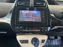 プリウス Ａツーリングセレクション　４ＷＤ　ドライブレコーダー　ＥＴＣ　クリアランスソナー　レーンアシスト　オートクルーズコントロール　パークアシスト　衝突被害軽減システム　ＴＶ　アルミホイール　オートマチックハイビーム（4枚目）