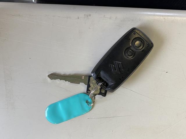 T 4WD CD スマートキー シートヒーター AT アルミホイール 盗難防止システム 衝突安全ボディ ABS エアコン 運転席助手席エアバッグ(8枚目)