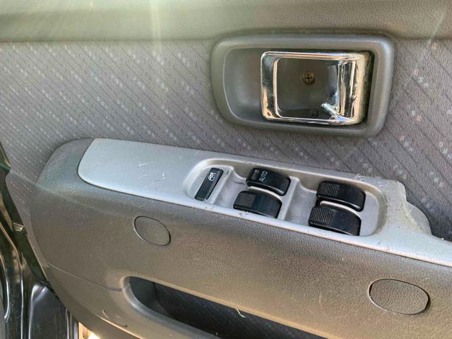 アトレーワゴン カスタムターボＲＳ　４ＷＤ　両側スライドドア　ナビ　ＨＩＤ　キーレスエントリー　電動格納ミラー　ベンチシート　ＡＴ　ＡＢＳ　アルミホイール　衝突安全ボディ　エアコン　パワーステアリング　パワーウィンドウ（6枚目）