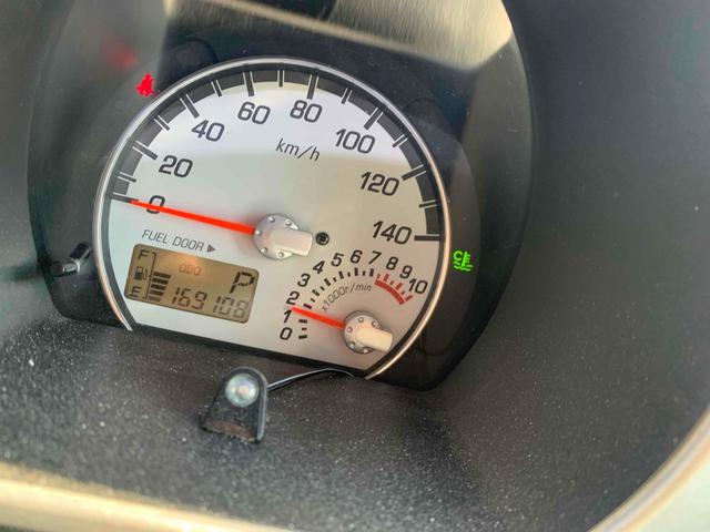 アトレーワゴン カスタムターボＲＳ　４ＷＤ　両側スライドドア　ナビ　ＨＩＤ　キーレスエントリー　電動格納ミラー　ベンチシート　ＡＴ　ＡＢＳ　アルミホイール　衝突安全ボディ　エアコン　パワーステアリング　パワーウィンドウ（8枚目）