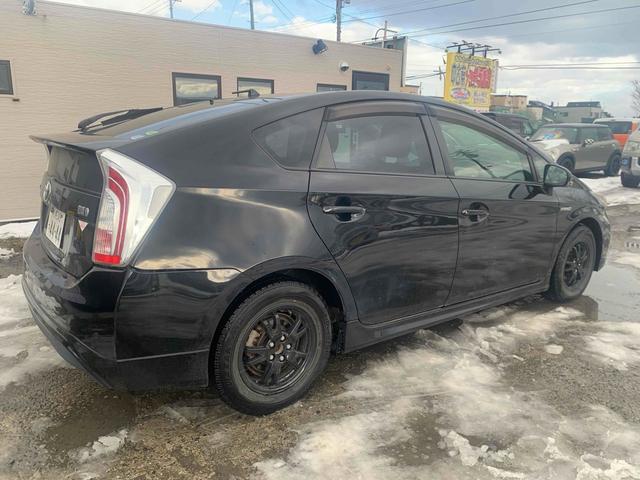 プリウス Ｓ　ワンオーナー車　クリアランスソナー　ナビ　アルミホイール　ＨＩＤ　ＣＶＴ　スマートキー　電動格納ミラー　盗難防止システム　衝突安全ボディ　ＡＢＳ　ＥＳＣ　エアコン　パワーステアリング　パワーウィンドウ（12枚目）