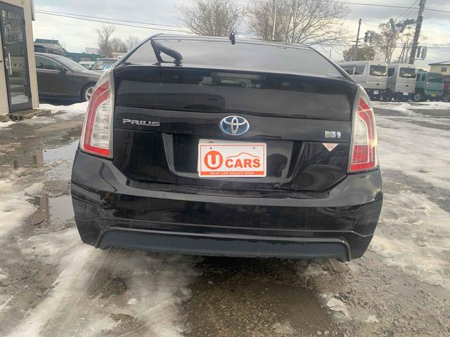 プリウス Ｓ　ワンオーナー車　クリアランスソナー　ナビ　アルミホイール　ＨＩＤ　ＣＶＴ　スマートキー　電動格納ミラー　盗難防止システム　衝突安全ボディ　ＡＢＳ　ＥＳＣ　エアコン　パワーステアリング　パワーウィンドウ（13枚目）