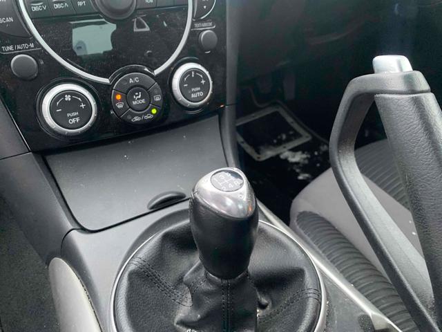 RX-8 ベースグレード MT HID キーレスエントリー 電動格納ミラー アルミホイール 衝突安全ボディ ABS ESC CD エアコン パワーステアリング パワーウィンドウ(7枚目)