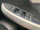 プリウス Ｓ　ワンオーナー車　クリアランスソナー　ナビ　アルミホイール　ＨＩＤ　ＣＶＴ　スマートキー　電動格納ミラー　盗難防止システム　衝突安全ボディ　ＡＢＳ　ＥＳＣ　エアコン　パワーステアリング　パワーウィンドウ（5枚目）