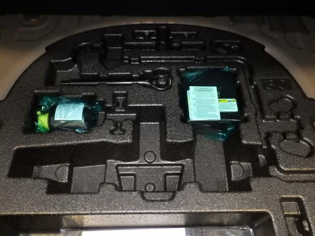 クラウンクロスオーバー ＲＳアドバンスド　革シート　４ＷＤ　フルセグ　メモリーナビ　バックカメラ　衝突被害軽減システム　ＥＴＣ　ＬＥＤヘッドランプ（29枚目）