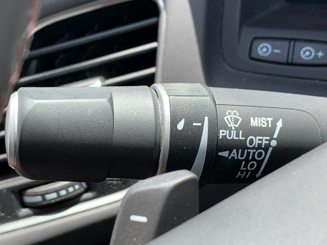 レジェンド ベースグレード　４ＷＤ・フルセグ・ＣＤ／ＤＶＤ・Ｂｌｕｅｔｏｏｔｈ接続・バックカメラ・サイドカーテンエアバック・純正前側ドライブレコーダー・サンルーフ・ＨＩＤヘッドライト・シートヒーター・フロアマット・（8枚目）