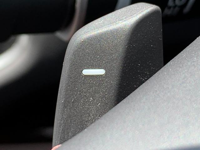 レジェンド ベースグレード　４ＷＤ・フルセグ・ＣＤ／ＤＶＤ・Ｂｌｕｅｔｏｏｔｈ接続・バックカメラ・サイドカーテンエアバック・純正前側ドライブレコーダー・サンルーフ・ＨＩＤヘッドライト・シートヒーター・フロアマット・（10枚目）
