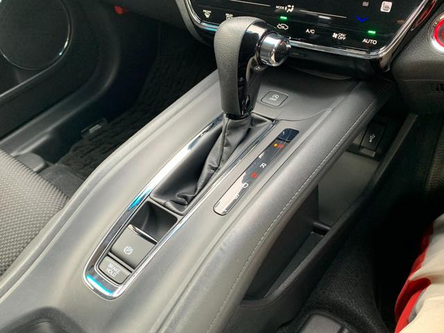 ヴェゼル X・ホンダセンシング 純正ナビ・フルセグ・CD/DVD・Bluetooth接続・バックカメラ・純正エンジンスターター・社外ドライブレコーダー前後・純正フロアマット・前列シートヒーター・電子パーキングブレーキ・ETC・(19枚目)
