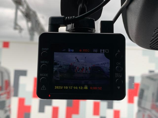 ヴェゼル X・ホンダセンシング 純正ナビ・フルセグ・CD/DVD・Bluetooth接続・バックカメラ・純正エンジンスターター・社外ドライブレコーダー前後・純正フロアマット・前列シートヒーター・電子パーキングブレーキ・ETC・(28枚目)