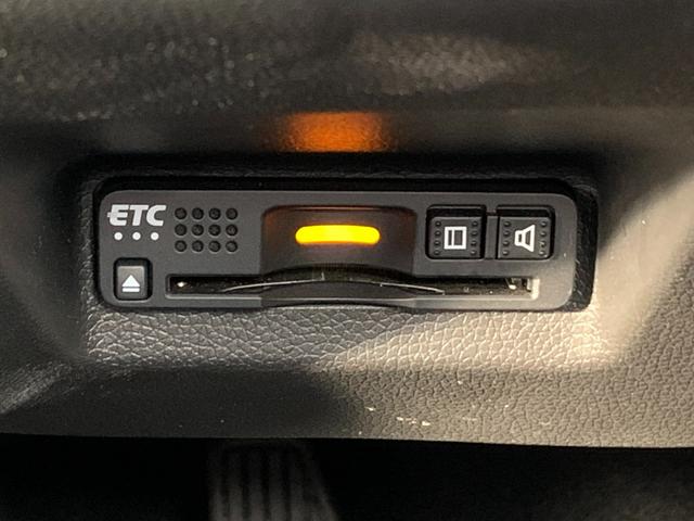 シャトル Ｇホンダセンシング　純正ナビ・ＣＤ・ＵＳＢ接続・Ｂｌｕｅｔｏｏｔｈ接続・バックカメラ・純正フロアマット・オートＬＥＤヘッドライト・ドアバイザー・オートエアコン・レーンキープアシスト・アダプティブクルーズコントロール・（24枚目）