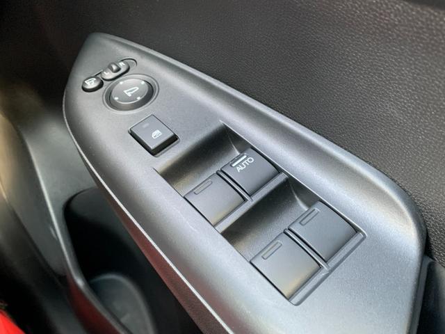 シャトル Ｇホンダセンシング　純正ナビ・ＣＤ・ＵＳＢ接続・Ｂｌｕｅｔｏｏｔｈ接続・バックカメラ・純正フロアマット・オートＬＥＤヘッドライト・ドアバイザー・オートエアコン・レーンキープアシスト・アダプティブクルーズコントロール・（25枚目）