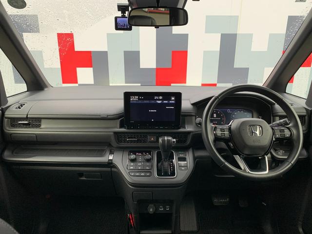 ステップワゴン スパーダ 当社レンタカーアップ・ホンダセンシング・2列目ベンチシート8人乗り・純正ナビ・フルセグ・CD/DVD・Bluetooth接続・バックカメラ・オートLEDヘッドライト・社外前側ドライブレコーダー・ETC(3枚目)