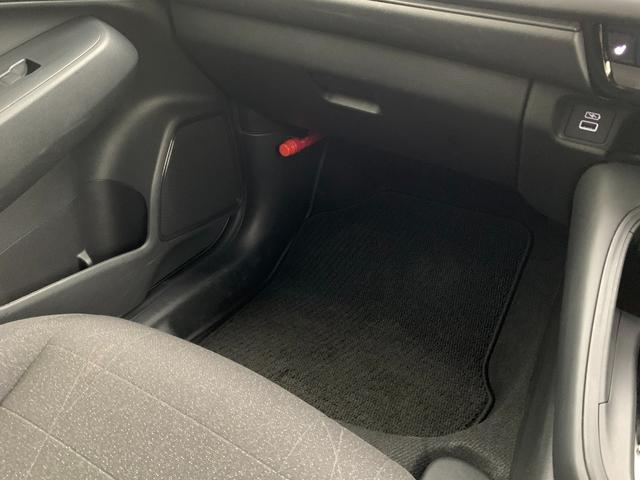ヴェゼル ｅ：ＨＥＶＸ　当社レンタカーアップ・ホンダセンシング・純正ナビ・ＣＤ・Ｂｌｕｅｔｏｏｔｈ接続・バックカメラ・パーキングセンサー・前列シートヒーター・電子パーキングブレーキ・オートブレーキホールド・社外前側ドラレコ・（17枚目）
