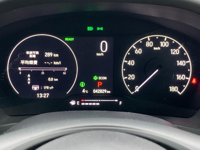 ヴェゼル ｅ：ＨＥＶＺ　ホンダセンシング・純正ナビ・フルセグ・ＣＤ／ＤＶＤ・Ｂｌｕｅｔｏｏｔｈ接続・バックカメラ・パーキングセンサー・社外ドライブレコーダー前後・純正フロアマット・前列シートヒーター・オートＬＥＤヘッドライト（11枚目）