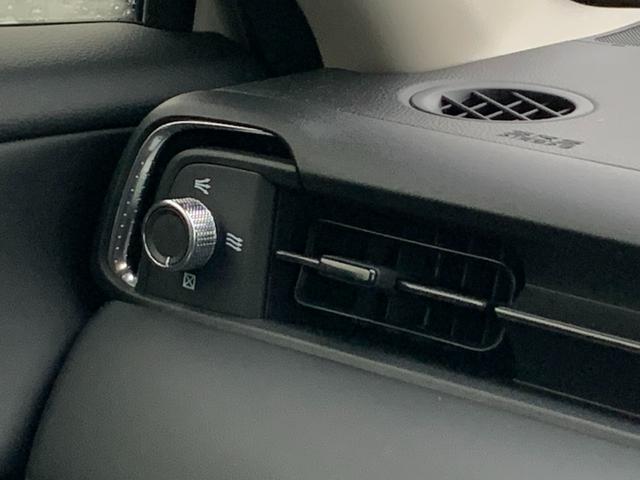 ヴェゼル ｅ：ＨＥＶＺ　ホンダセンシング・純正ナビ・フルセグ・ＣＤ／ＤＶＤ・Ｂｌｕｅｔｏｏｔｈ接続・バックカメラ・パーキングセンサー・社外ドライブレコーダー前後・純正フロアマット・前列シートヒーター・オートＬＥＤヘッドライト（14枚目）