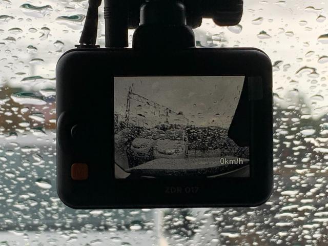 ヴェゼル ｅ：ＨＥＶＺ　ホンダセンシング・純正ナビ・フルセグ・ＣＤ／ＤＶＤ・Ｂｌｕｅｔｏｏｔｈ接続・バックカメラ・パーキングセンサー・社外ドライブレコーダー前後・純正フロアマット・前列シートヒーター・オートＬＥＤヘッドライト（29枚目）