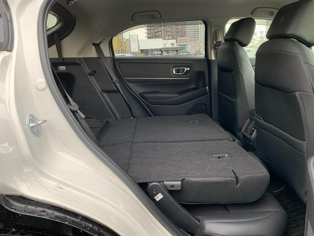 ヴェゼル ｅ：ＨＥＶＺ　ホンダセンシング・純正ナビ・フルセグ・ＣＤ／ＤＶＤ・Ｂｌｕｅｔｏｏｔｈ接続・バックカメラ・パーキングセンサー・社外ドライブレコーダー前後・純正フロアマット・前列シートヒーター・オートＬＥＤヘッドライト（39枚目）