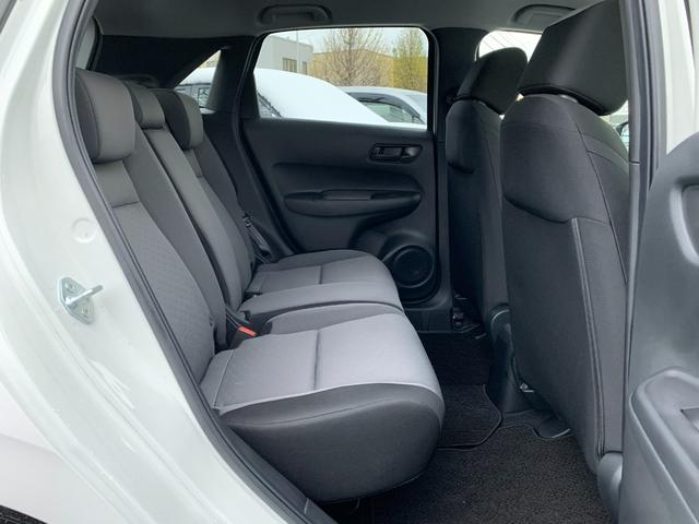 フィット ベーシック ホンダセンシング・パーキングセンサー・純正フロアマット・電子パーキングブレーキ・オートブレーキホールド・オートハロゲンヘッドライト・サイドカーテンエアバック・(33枚目)