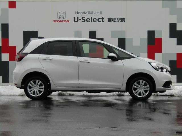 フィット ベーシック ホンダセンシング・パーキングセンサー・純正フロアマット・電子パーキングブレーキ・オートブレーキホールド・オートハロゲンヘッドライト・サイドカーテンエアバック・(44枚目)