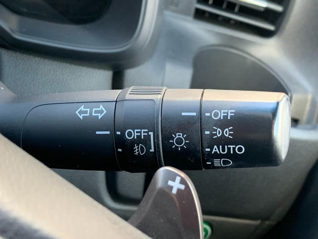 フィットハイブリッド Ｓホンダセンシング　ホンダセンシング・純正ナビ・フルセグ・ＣＤ／ＤＶＤ・Ｂｌｕｅｔｏｏｔｈ接続・バックカメラ・純正エンジンスターター・純正フロアマット・社外ドライブレコーダー前後・アームレスト・ドアバイザー・ＥＴＣ・（11枚目）