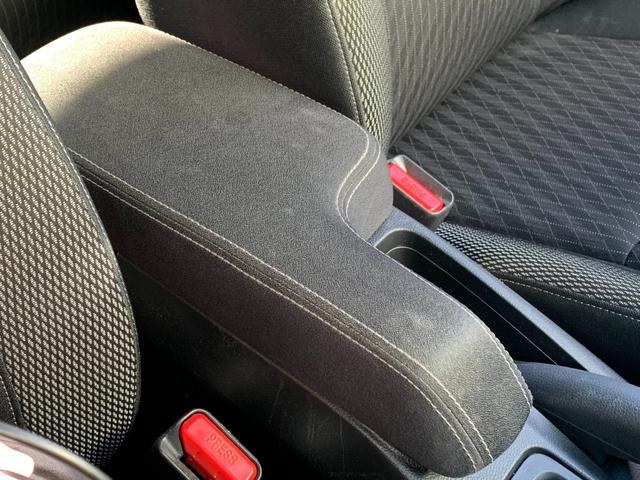 フィットハイブリッド Ｓホンダセンシング　ホンダセンシング・純正ナビ・フルセグ・ＣＤ／ＤＶＤ・Ｂｌｕｅｔｏｏｔｈ接続・バックカメラ・純正エンジンスターター・純正フロアマット・社外ドライブレコーダー前後・アームレスト・ドアバイザー・ＥＴＣ・（25枚目）