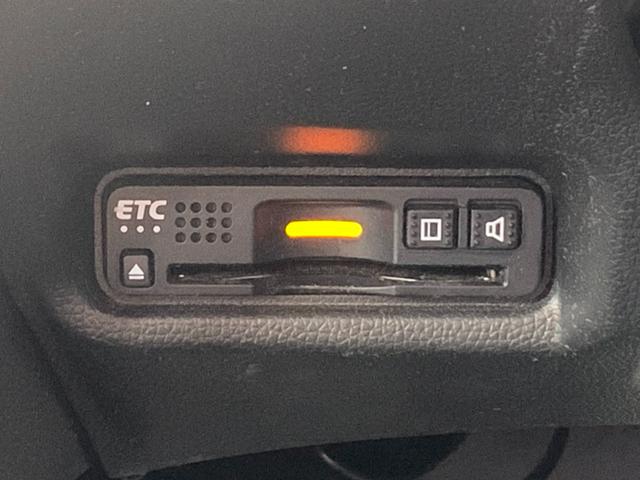 フィットハイブリッド Ｓホンダセンシング　ホンダセンシング・純正ナビ・フルセグ・ＣＤ／ＤＶＤ・Ｂｌｕｅｔｏｏｔｈ接続・バックカメラ・純正エンジンスターター・純正フロアマット・社外ドライブレコーダー前後・アームレスト・ドアバイザー・ＥＴＣ・（26枚目）