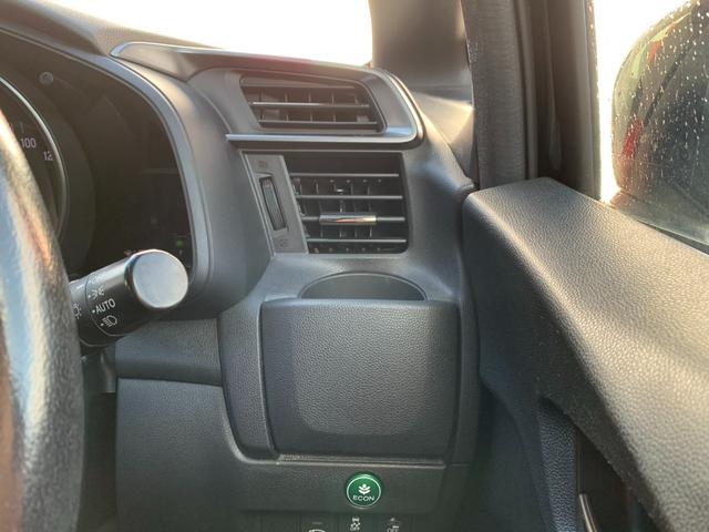 フィットハイブリッド Ｓホンダセンシング　ホンダセンシング・純正ナビ・フルセグ・ＣＤ／ＤＶＤ・Ｂｌｕｅｔｏｏｔｈ接続・バックカメラ・純正エンジンスターター・純正フロアマット・社外ドライブレコーダー前後・アームレスト・ドアバイザー・ＥＴＣ・（27枚目）