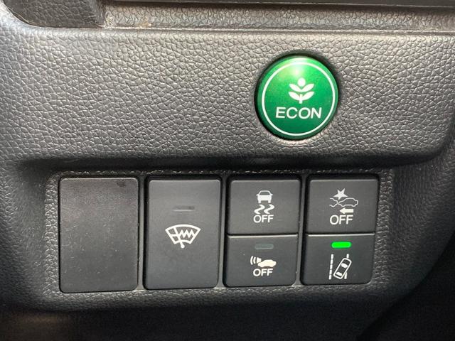 フィットハイブリッド Ｓホンダセンシング　ホンダセンシング・純正ナビ・フルセグ・ＣＤ／ＤＶＤ・Ｂｌｕｅｔｏｏｔｈ接続・バックカメラ・純正エンジンスターター・純正フロアマット・社外ドライブレコーダー前後・アームレスト・ドアバイザー・ＥＴＣ・（28枚目）