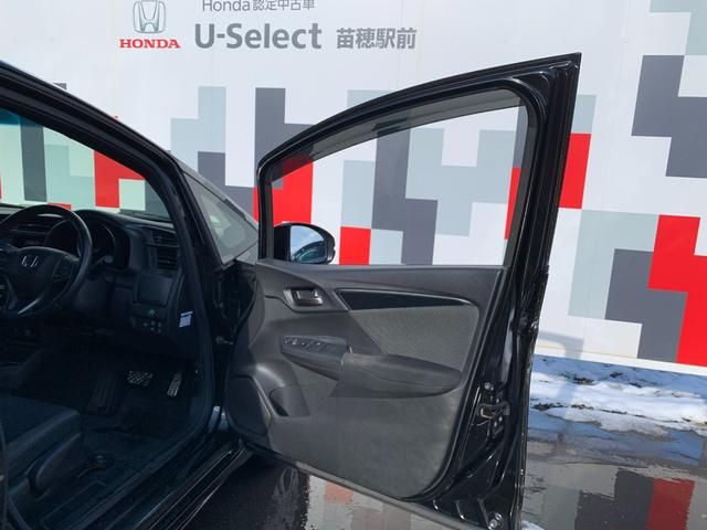 フィットハイブリッド Ｓホンダセンシング　ホンダセンシング・純正ナビ・フルセグ・ＣＤ／ＤＶＤ・Ｂｌｕｅｔｏｏｔｈ接続・バックカメラ・純正エンジンスターター・純正フロアマット・社外ドライブレコーダー前後・アームレスト・ドアバイザー・ＥＴＣ・（34枚目）