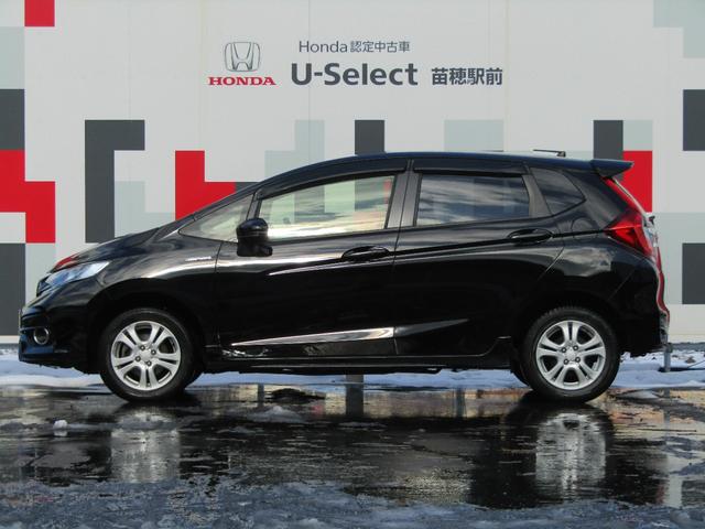 フィットハイブリッド Ｓホンダセンシング　ホンダセンシング・純正ナビ・フルセグ・ＣＤ／ＤＶＤ・Ｂｌｕｅｔｏｏｔｈ接続・バックカメラ・純正エンジンスターター・純正フロアマット・社外ドライブレコーダー前後・アームレスト・ドアバイザー・ＥＴＣ・（44枚目）