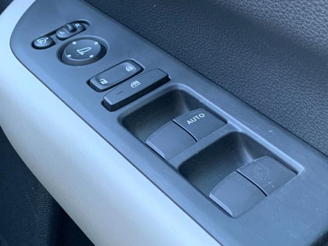 フリード ｅ：ＨＥＶエアー　当社レンタカーアップ・純正ナビ・フルセグ・ＵＳＢ接続・Ｂｌｕｅｔｏｏｔｈ接続・バックカメラ・社外前側ドライブレコーダー・オートＬＥＤヘッドライト・両側電動スライドドア・パーキングセンサー・ＥＴＣ・（24枚目）