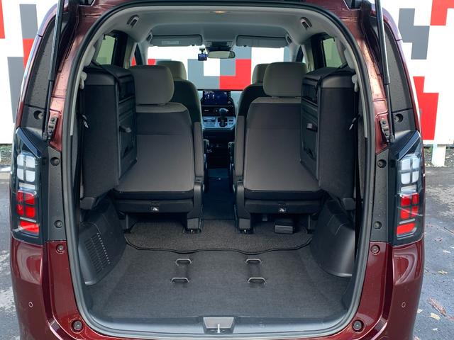 フリード ｅ：ＨＥＶエアー　当社レンタカーアップ・純正ナビ・フルセグ・ＵＳＢ接続・Ｂｌｕｅｔｏｏｔｈ接続・バックカメラ・社外前側ドライブレコーダー・オートＬＥＤヘッドライト・両側電動スライドドア・パーキングセンサー・ＥＴＣ・（46枚目）