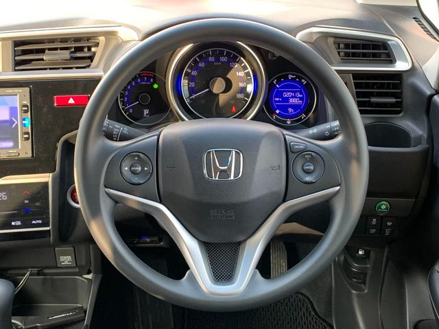 フィット １３Ｇ・Ｌパッケージ　純正ナビ・ＣＤ・ＵＳＢ接続・Ｂｌｕｅｔｏｏｔｈ接続・バックカメラ・純正フロアマット・サイドカーテンエアバック・オートエアコン・オートヘッドライト・社外アルミホイール４本・純性スチールホイール４本（4枚目）