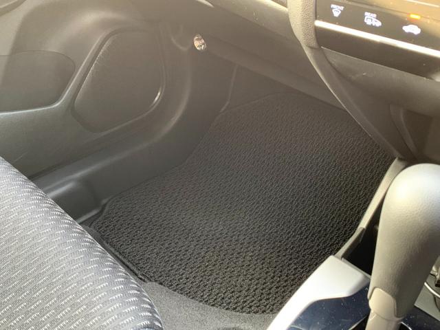 フィット １３Ｇ・Ｌパッケージ　純正ナビ・ＣＤ・ＵＳＢ接続・Ｂｌｕｅｔｏｏｔｈ接続・バックカメラ・純正フロアマット・サイドカーテンエアバック・オートエアコン・オートヘッドライト・社外アルミホイール４本・純性スチールホイール４本（15枚目）